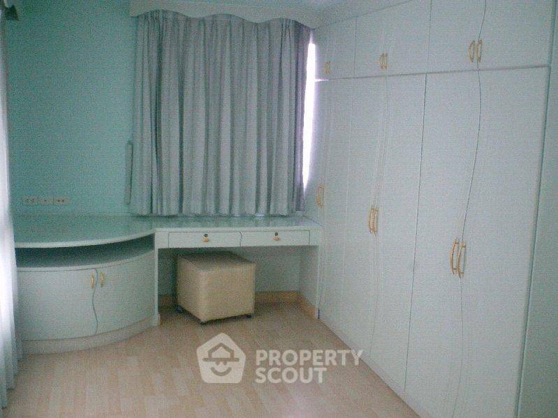 picture 2-BR Condo at Bangkok Garden in Chong Nonsi (ID 513287) - 8/9