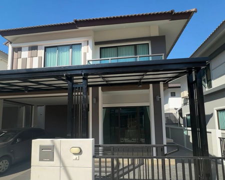 ให้เช่าบ้านเดี่ยวสองชั้น   3 ห้องนอน 3 ห้องน้ำ 1  ห้องครัว  2  ที่จอดรถ