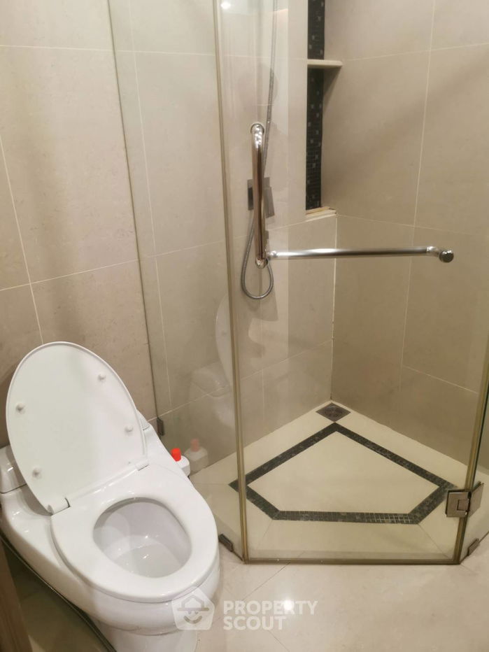 picture 2-BR Condo at The Address Sathorn near BTS Saint Louis (ID 1946323) - 13/15