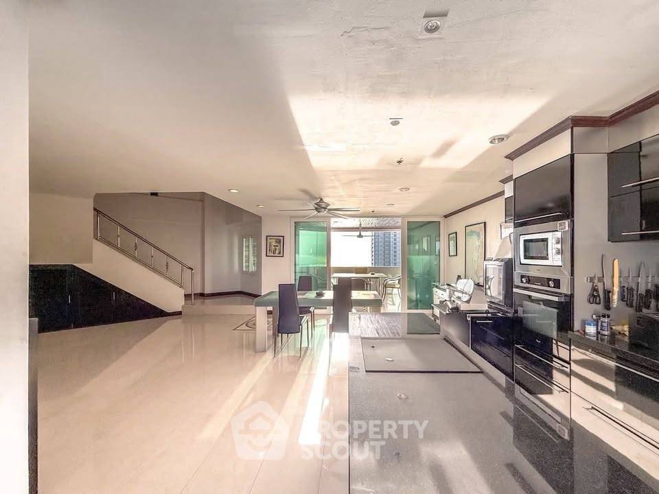 รูป คอนโด 3-ห้องนอน ที่ จอมเทียน บีช พาราไดซ์ ใกล้ หาดจอมเทียน (ID 2462826) - รูปที่ 4/10