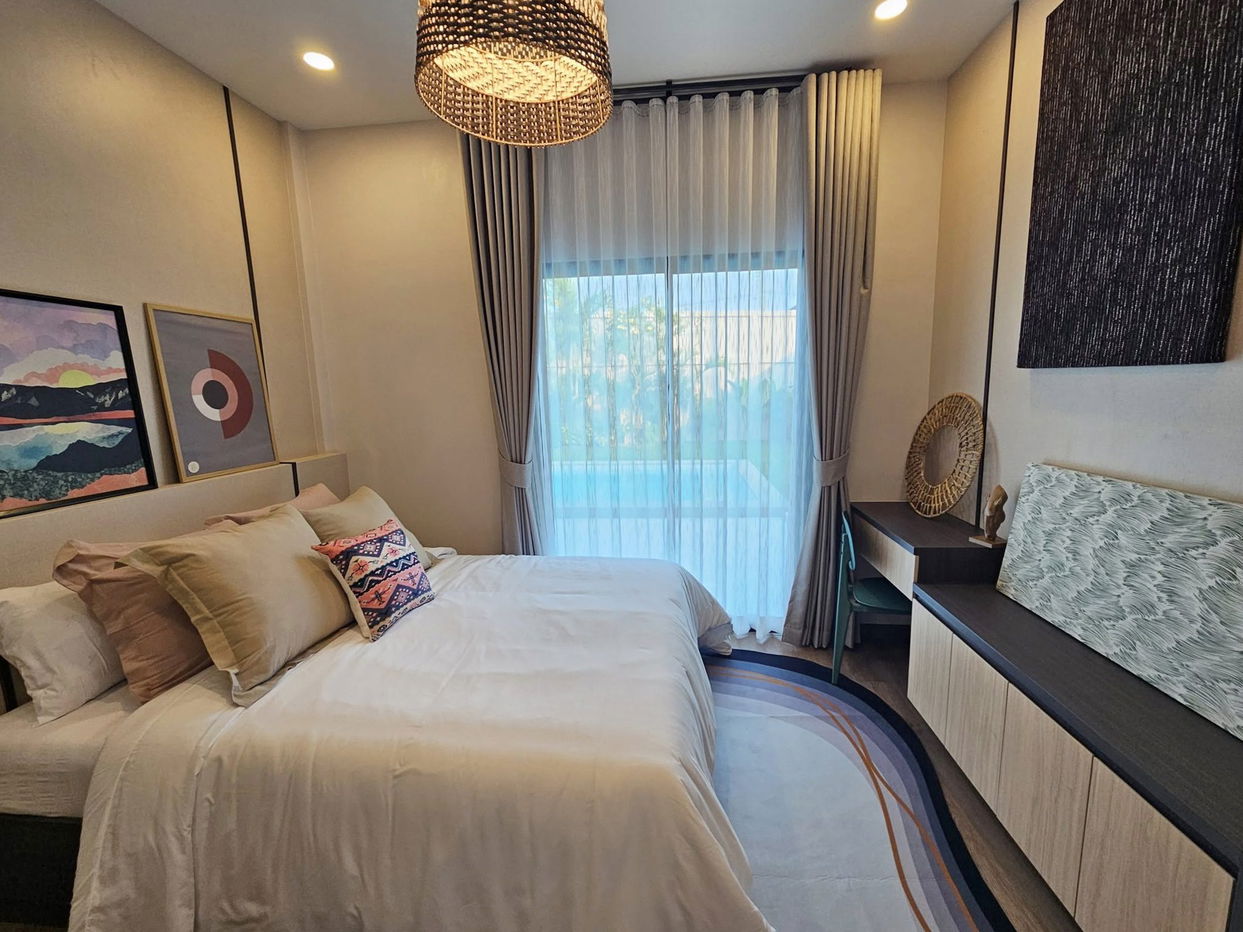 picture 3 Beds Pool Villa in East Pattaya for Sale - 8/12