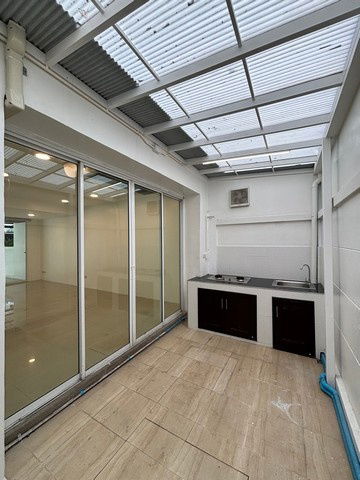 picture FOR RENT  OFFICE PROPERTY  35000 BAHT per MONTH - 6/8