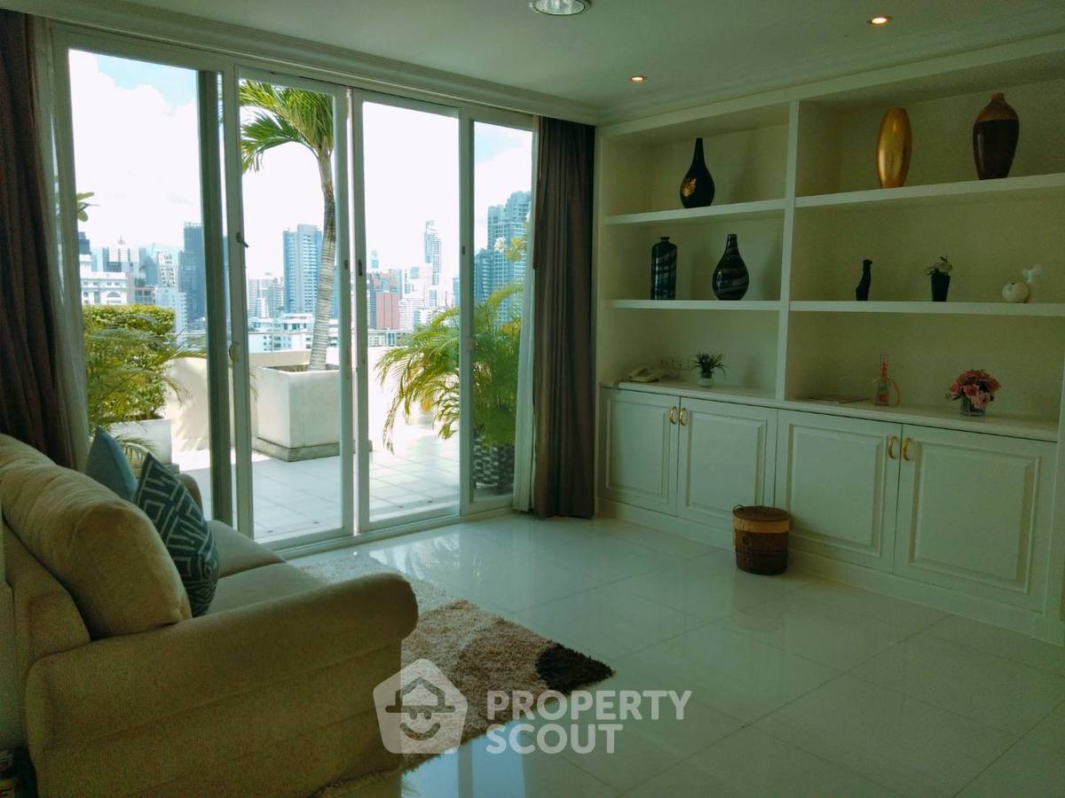 picture 4-BR Condo at Piyathip Place near BTS Phrom Phong (ID 659423) - 10/28