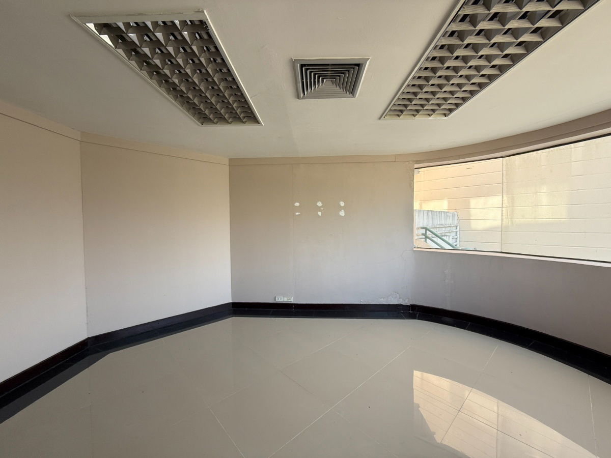 รูป ให้เช่าออฟฟิศ ฮิลล์ไซด์คอนโด ชั้น 4 ขนาด 200 ตร.ม. (ID:053BR) - รูปที่ 18/29