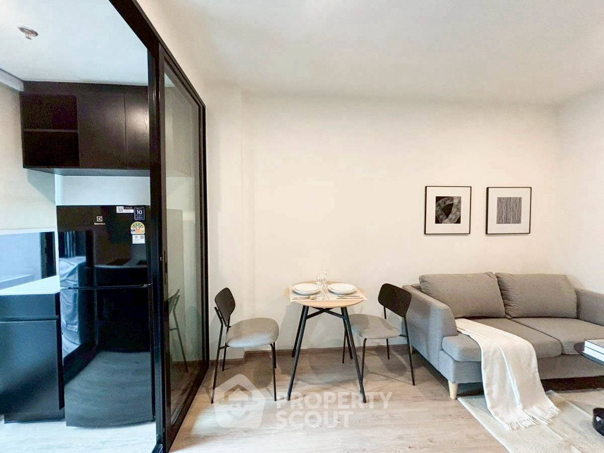 picture 1-BR Condo at Nue District R9 near MRT Phra Ram 9 (ID 2459963) - 7/12