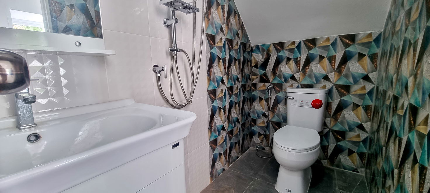 picture Pool Villa for Sale 3 Storeys 4 Bedrooms in Bang Saray - 17/18