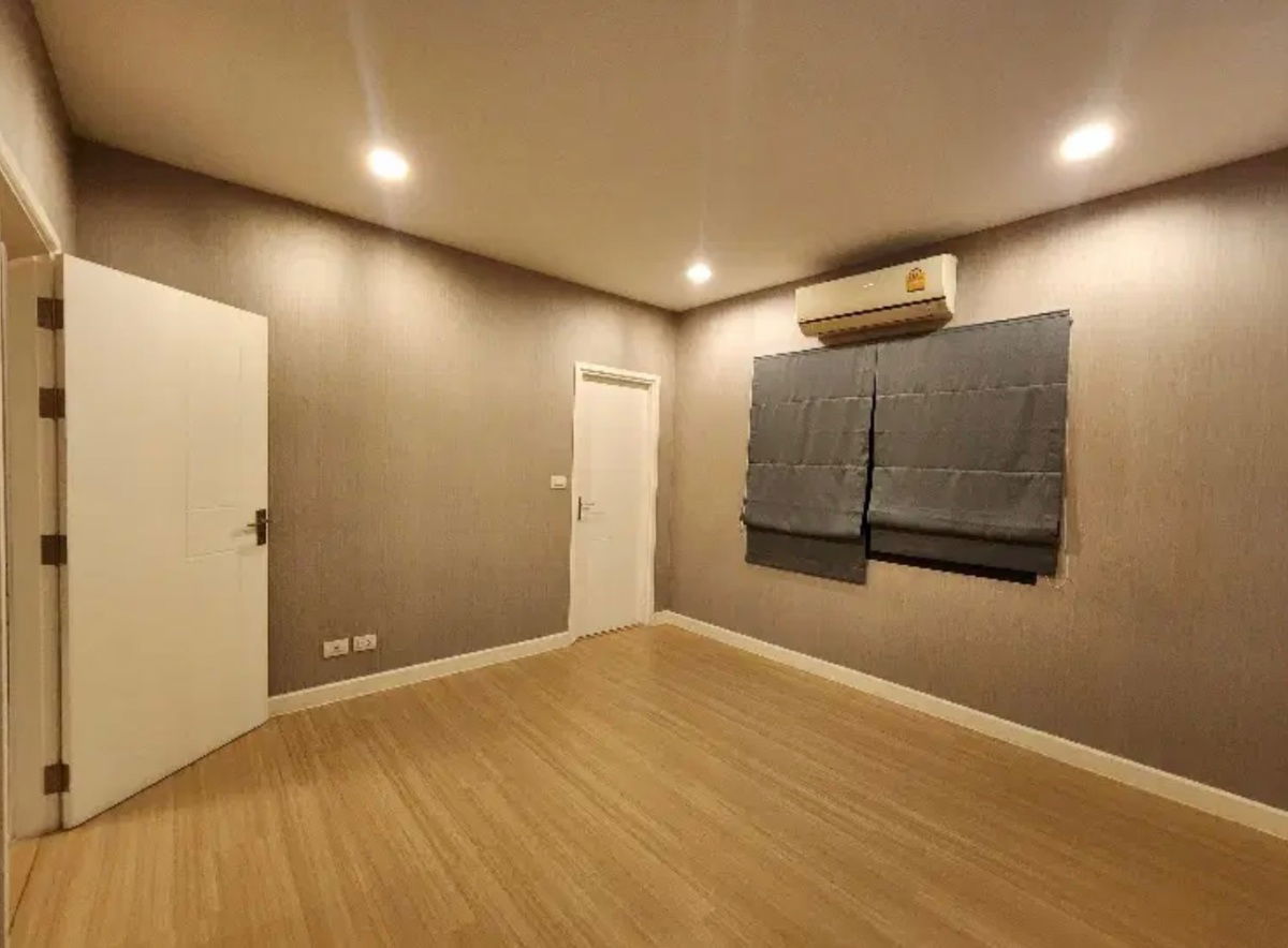 picture Townhouse for rent, 3 floors, Plex Bangna Village, beautiful, good location, near Mega Bangna shopping center. Interested, add Line @841qqlnr - 21/23