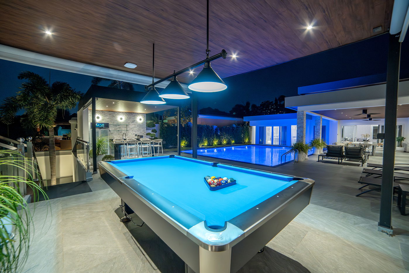 picture Luxury Pool Villa for Sale in Khao Talo - 8/18