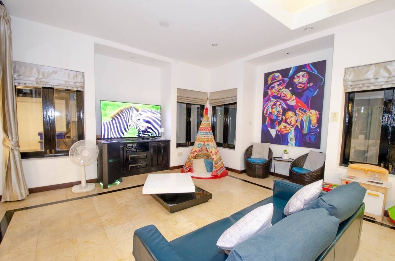 picture 3 Bedrooms Pool Villa in Mabprachan for Sale - 6/11