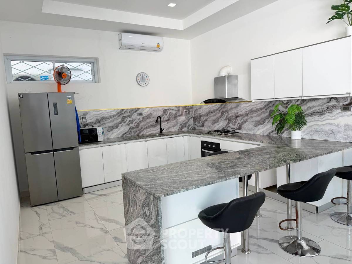 picture 6-BR Villa close to Phratamnak (ID 2463389) - 8/11