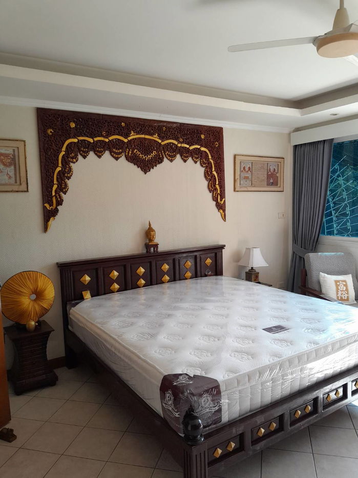 picture Three-Storey Townhouse for Sale – Pratumnak Pattaya - 6/8