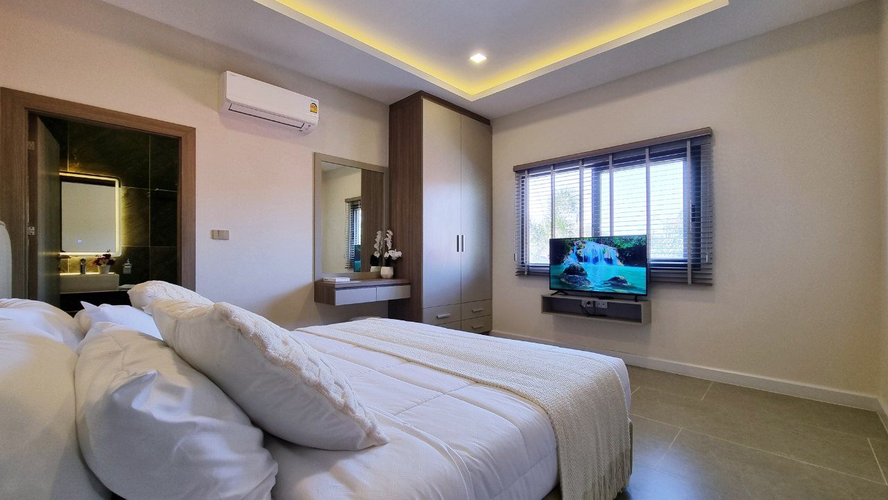 รูป ขายพูลวิลล่าหรูสไตล์โมเดิร์นในห้วยใหญ่ - รูปที่ 11/22