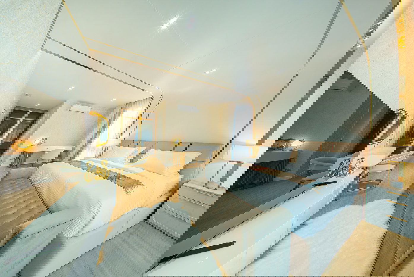 picture 7 Beds Luxury Pool Villa in Na Jomtien for Sale - 17/23