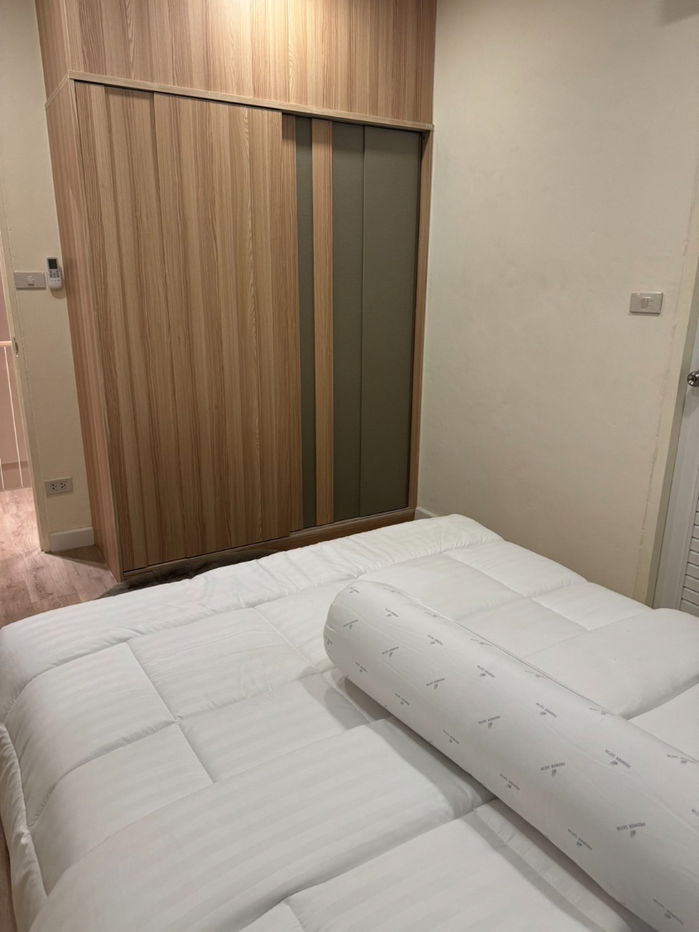 picture Two storey house for rent with 4 bedrooms,4 toilets and 1 kitchen.  - 25/41