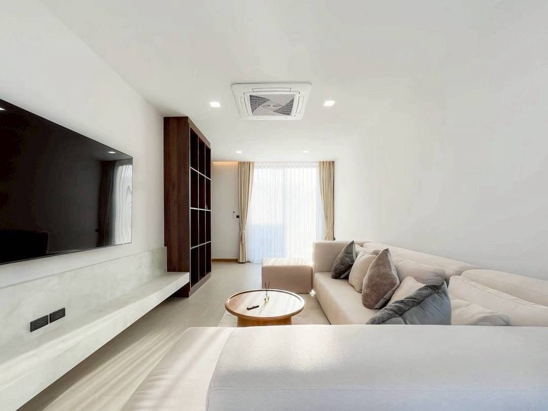 picture Modern Luxury 3-Bedroom Pool Villa for Sale – Mabprachan - 5/10