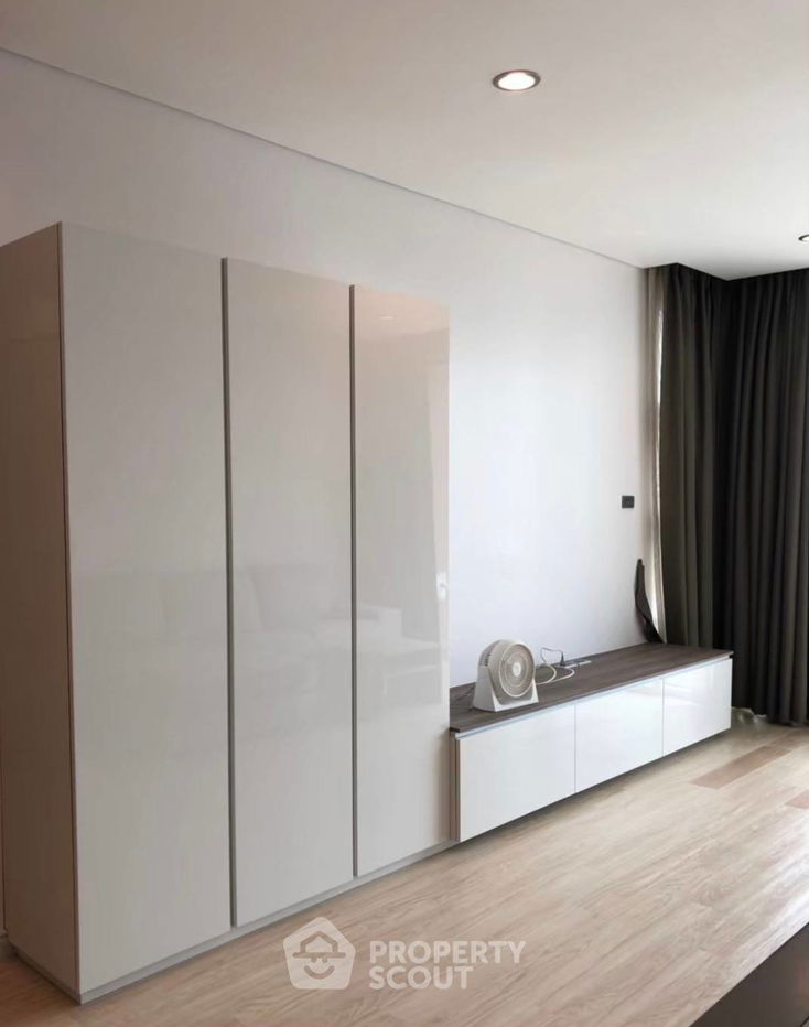 picture 2-BR Condo at Fullerton Sukhumvit near BTS Ekkamai (ID 457789) - 3/7