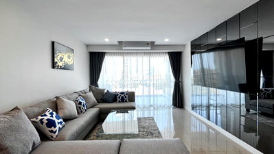 Condos for sale : 🛏️ 2 Bed - 🛁 2 Bath - 🏙️ Sea View - 🇹🇭 THAI name - 🏢 The Elegance Cosy Beach Pattaya - Ref: ELEGA14