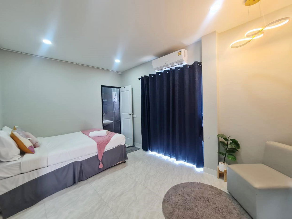 picture 8 Bedrooms Pool Villa for Sale in Bangsaray - 5/9