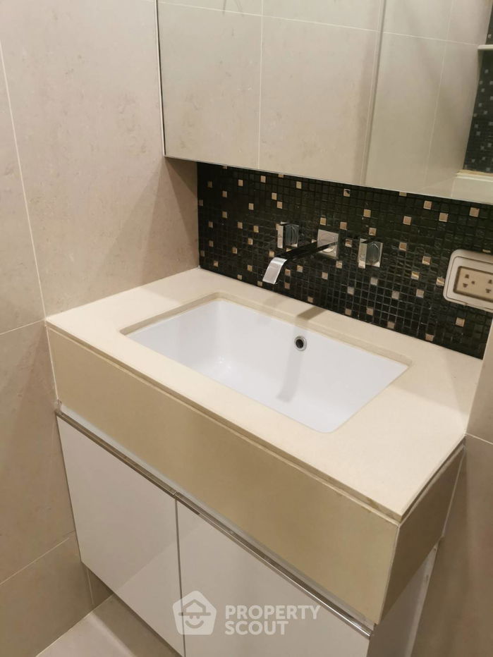 picture 2-BR Condo at The Address Sathorn near BTS Saint Louis (ID 1946323) - 15/15