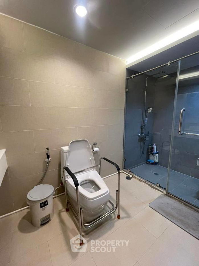 picture 1-BR Condo at Nusa State Tower Condominium near BTS Saphan Taksin (ID 2463142) - 20/20