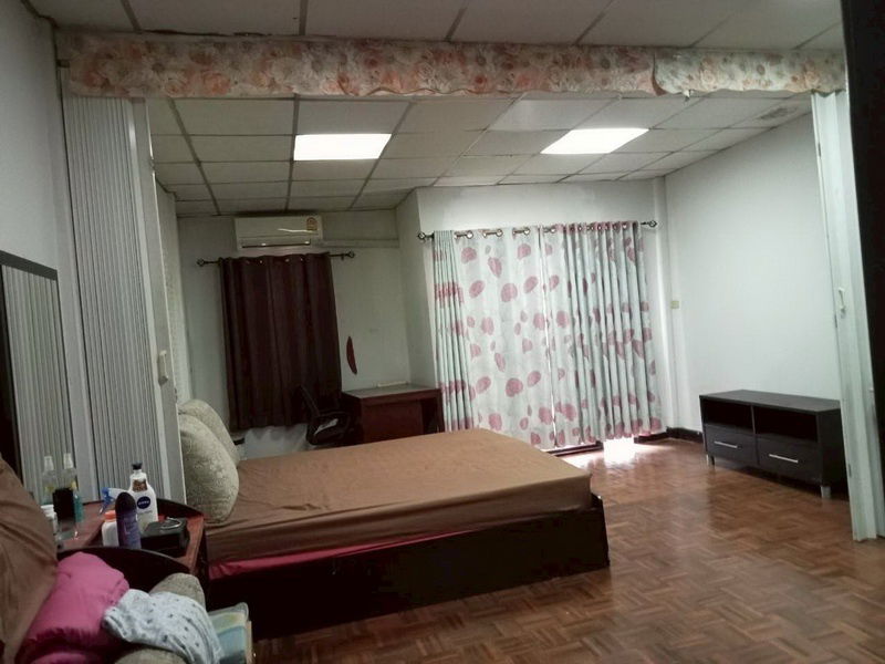 รูป ด่วน! ขายทาวน์เฮ้าส์ ทำเลทอง ลาดพร้าว 101 แยก 35 – ราคาดีแบบนี้หาไม่ได้อีกแล้ว! ใครหาบ้านทำเลดี รีบเลยค่ะ! - รูปที่ 6/11