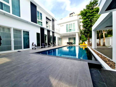 Houses for sale Wat Phra Yai : Palm Oasis Villas for Sale