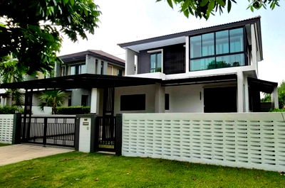 Houses for sale Bangkok : Single house for sale, Habitia Hathai Rat, near Ram Intra Expressway, fully extended and renovated.