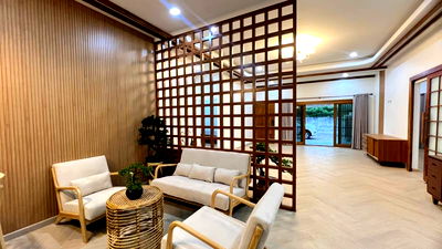 Houses for sale Lieb Tang Rodfai : 4 Bedrooms House for Sale in East Pattaya