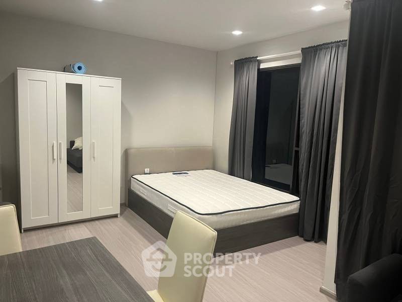 picture 1-BR Condo at Life Asoke - Rama 9 near MRT Phra Ram 9 (ID 1953366) - 3/12