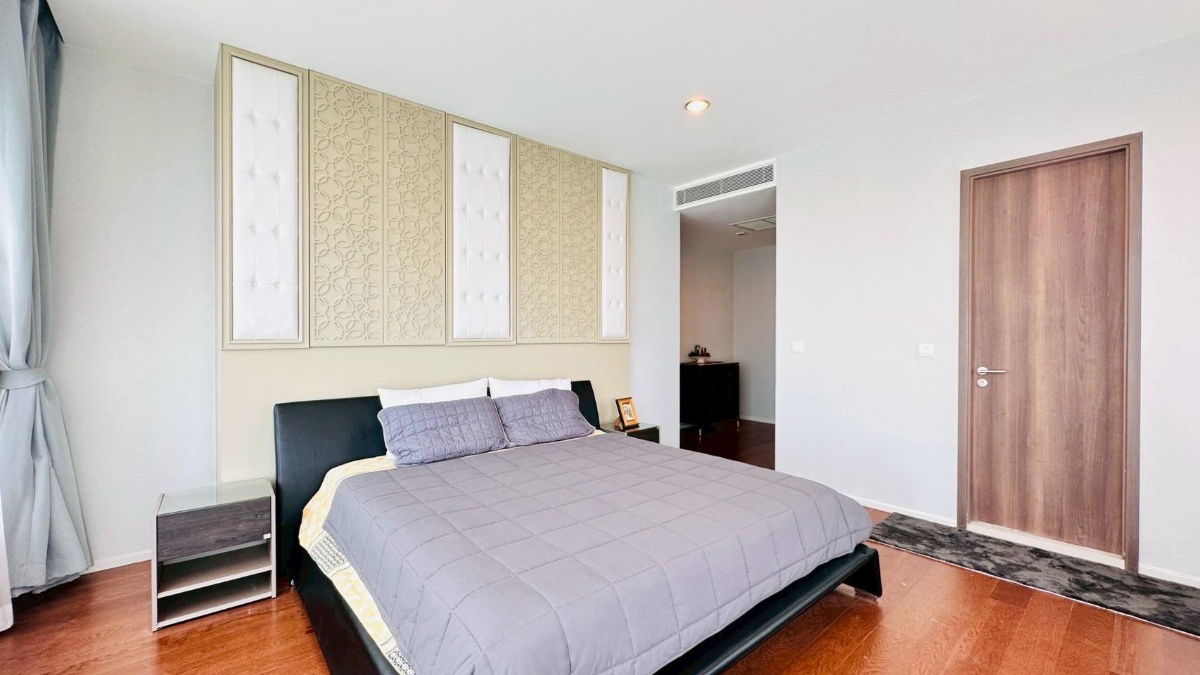 picture LTHC13703 – Condo for Rent | Menam Residences | 160 sqm | 3 Beds 4 Baths | Near BTS Saphan Taksin | 120K/Month  - 7/13