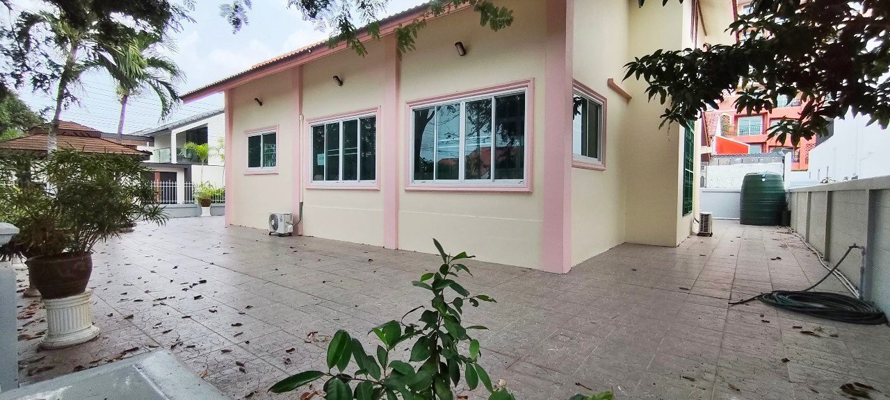 รูป ขายบ้านเดี่ยว 7 ห้องนอน จอมเทียน - รูปที่ 11/12