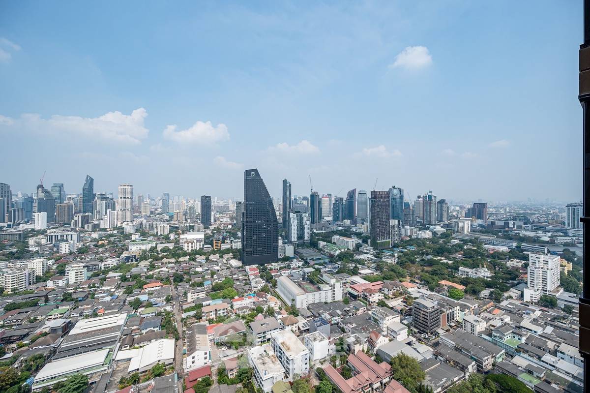 picture 1-BR Condo at Oka Haus Sukhumvit 36 near BTS Thong Lor (ID 863886) - 2/12