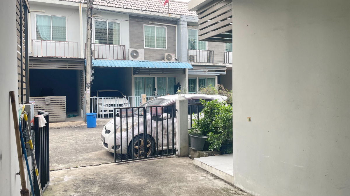 รูป ขายด่วน ทาวน์โฮม 2 ชั้น The Color Tiwanon - รูปที่ 3/17