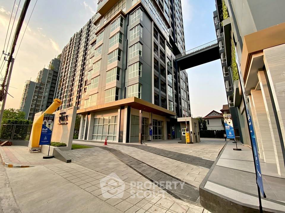 picture Studio Condo at Lumpini Park Vibhavadi-Chatuchak near MRT Chatuchak Park (ID 2463665) - 1/6