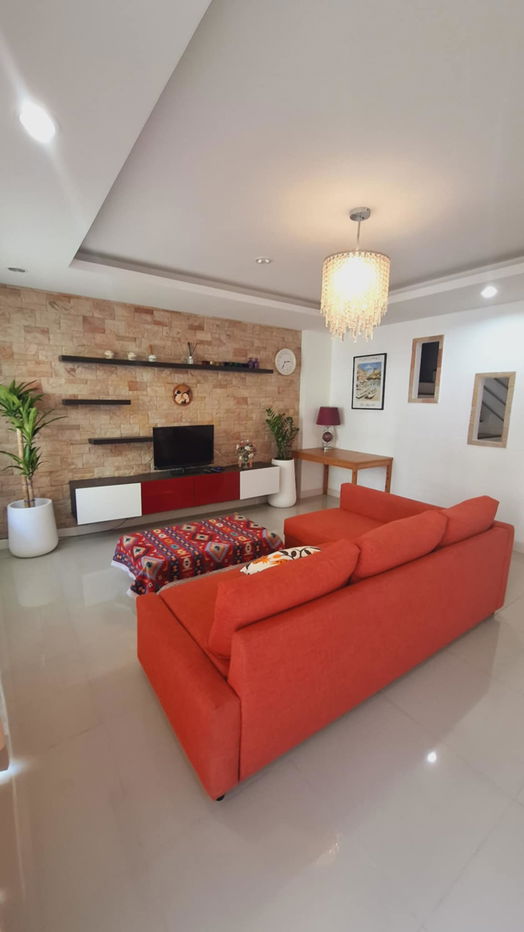picture 2 Beds House in North Pattaya for Sale - 1/12