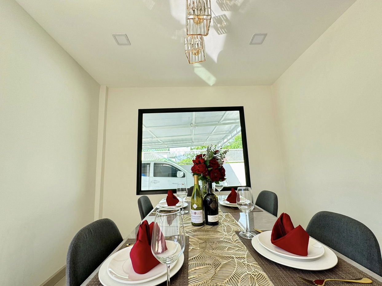 รูป 3 Bedrooms House at East Pattaya for Sale - รูปที่ 1/13