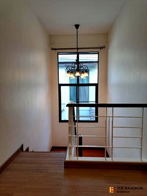 Houses for sale Bangkok : comfortable and ready to move-in lake view park wongwaen-bangna