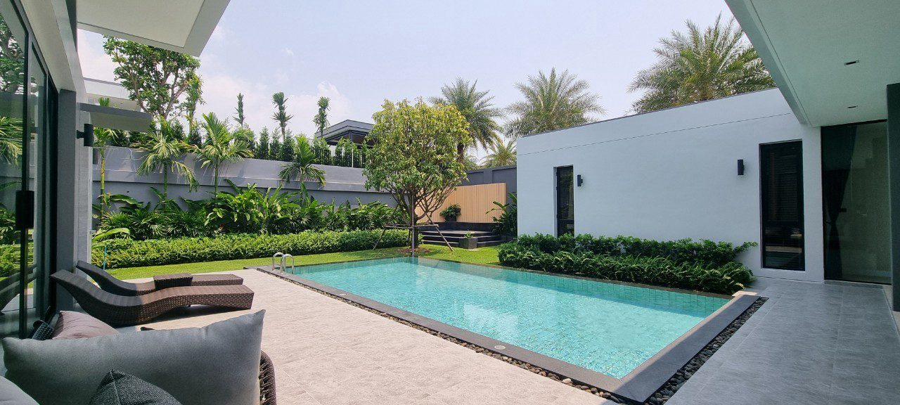 รูป ขายพูลวิลล่า 3 ห้องนอนสไตล์ทรอปิคอลโมเดิร์นในพัทยาตะวันออก - รูปที่ 1/23