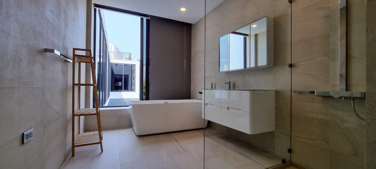 รูป วิลล่าพูลวิลล่าสุดหรูหรา 6 ห้องนอนบนเขาพระตำหนัก - รูปที่ 24/28