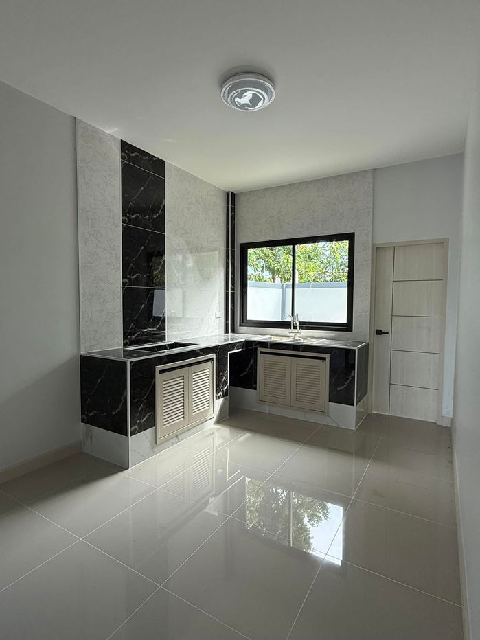 picture Twin House for Sale – Mabprachan Reservoir - 5/9