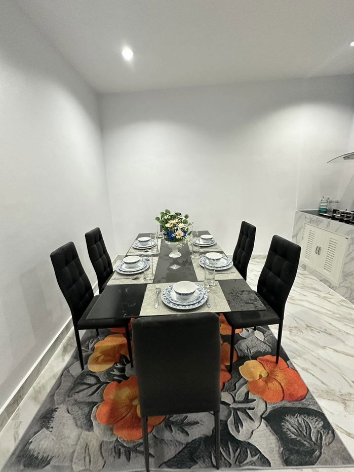 picture Modern 2-Bedroom Condo in Soi Boonsampan - 6/10