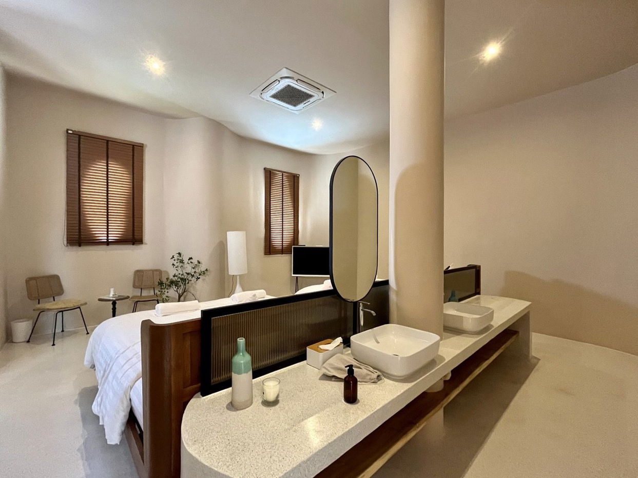 รูป Luxury 9-Bedroom Pool Villa for Sale in Jomtien - รูปที่ 18/20