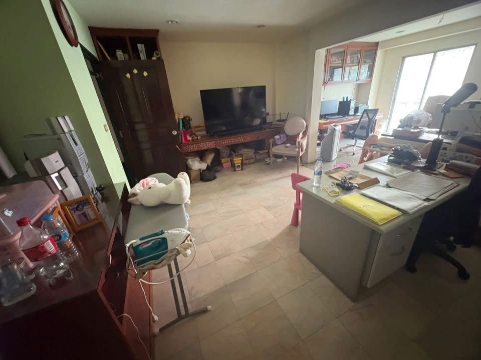 picture Sell, buy, townhouse, home office, Prachaniwet, Soi Chitpraphasorn, cheap price, interested, Line: @951qfbfi - 2/5