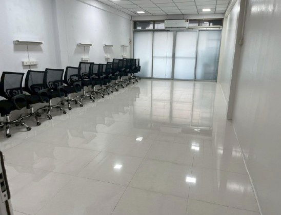 รูป ให้เช่าอาคาร / Home Office 4.5 ชั้น แอร์ 11 เครื่อง / มีเฟอร์นิเจอร์สำนักงาน - รูปที่ 11/14