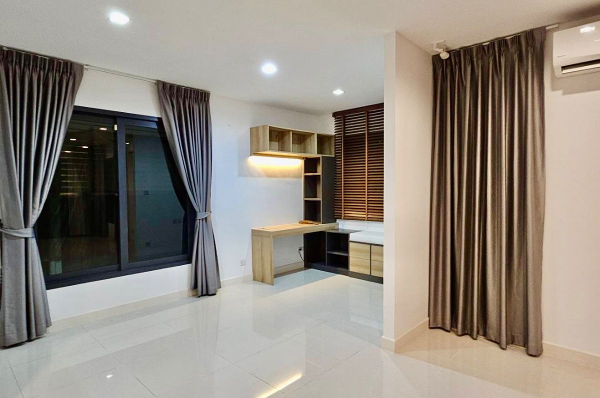 รูป ขายบ้านแฝด 2 ชั้น Britania Srinakarin ทำเลศักยภาพ ใกล้วัดหนามแดง สมุทรปราการ  ใกล้ BTS ศรีด่าน และเมกะบางนา - รูปที่ 4/19