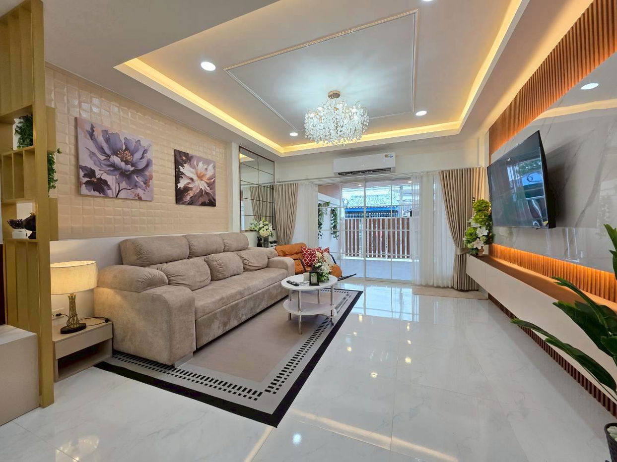 รูป ขายทาวน์เฮ้าส์ตกแต่งสวย 3 ห้องนอน ในโรงโป๊ะ พัทยา - รูปที่ 3/17