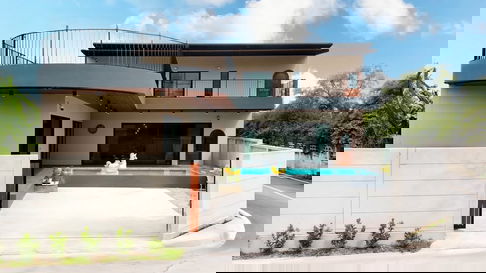 วิลล่าหรูพร้อมสระว่ายน้ำให้เช่า – พัทยาเหนือ