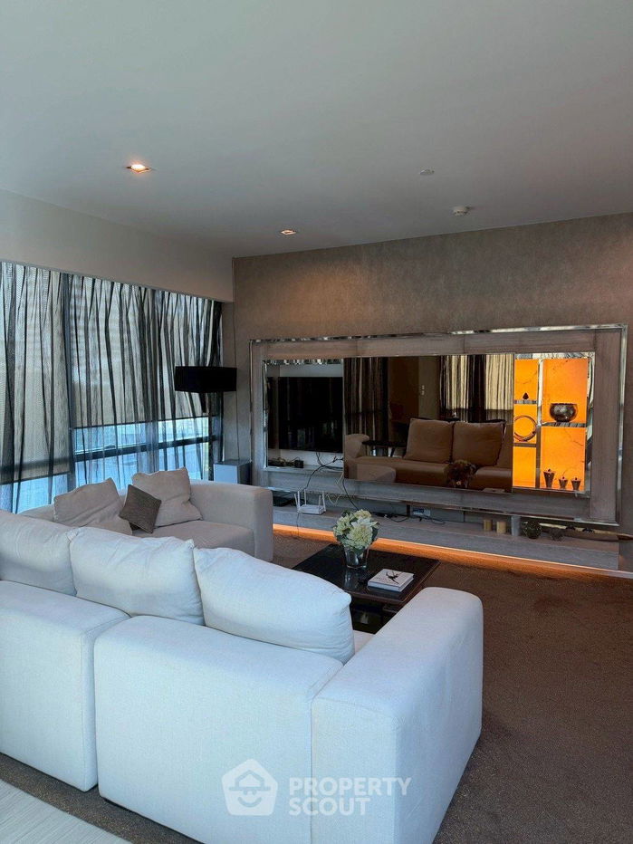 รูป คอนโด 2-ห้องนอน ที่ เดอะ รูม สุขุมวิท 21 ใกล้ MRT สุขุมวิท (ID 2440220) - รูปที่ 6/13