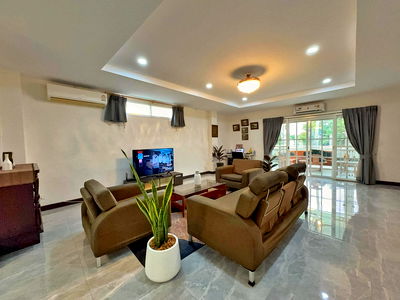 เช่าบ้านเดี่ยว พัทยา ไนท์ บาซ่า : บ้าน 3 ห้องนอนให้เช่าในพัทยาเหนือ