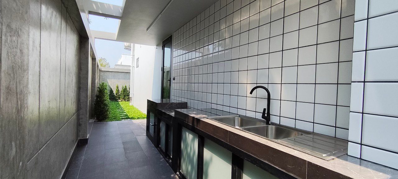 รูป ขายพูลวิลล่า 4 ห้องนอน สไตล์โมเดิร์น ในห้วยใหญ่ - รูปที่ 23/25